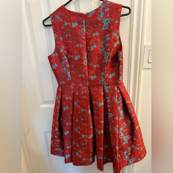 Holiday dress (size 6) - Picture 2 of 3